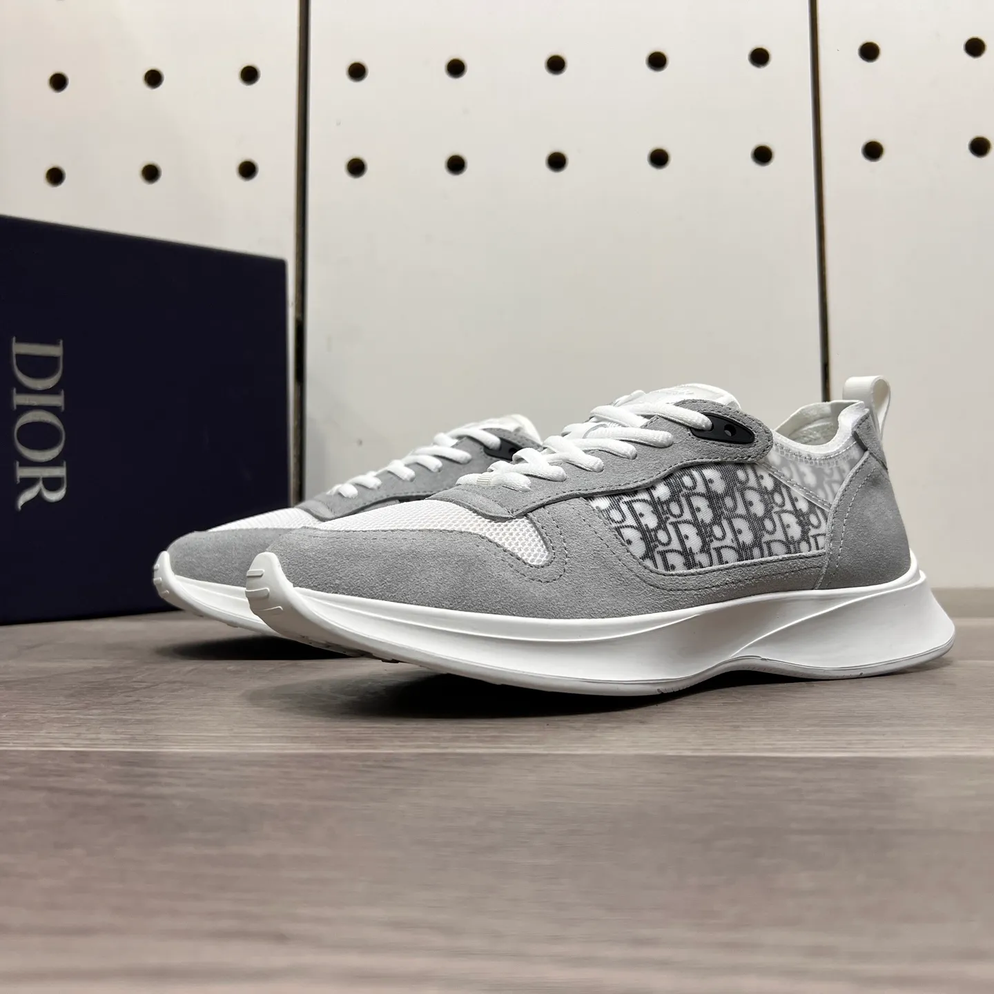 Men's Men's Shoes 💰: 380💰《Dior》The latest and most popular casual shoes, top brand [seduce] luxury~purchase, top~quality. [Strong] The upper is made of imported breathable cowhide with material ➕ breathable sheepskin feet (•) and fine workmanship. Original stylish and stylish soft rubber wear-resistant foreskin outsole, light and comfortable on the foot, size: 38-44, (customized 45, 46), four colors available